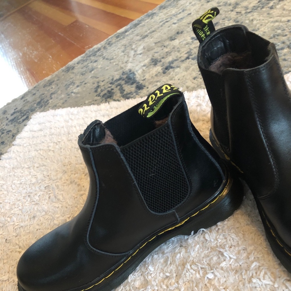Black Chelsea Boot - size 7